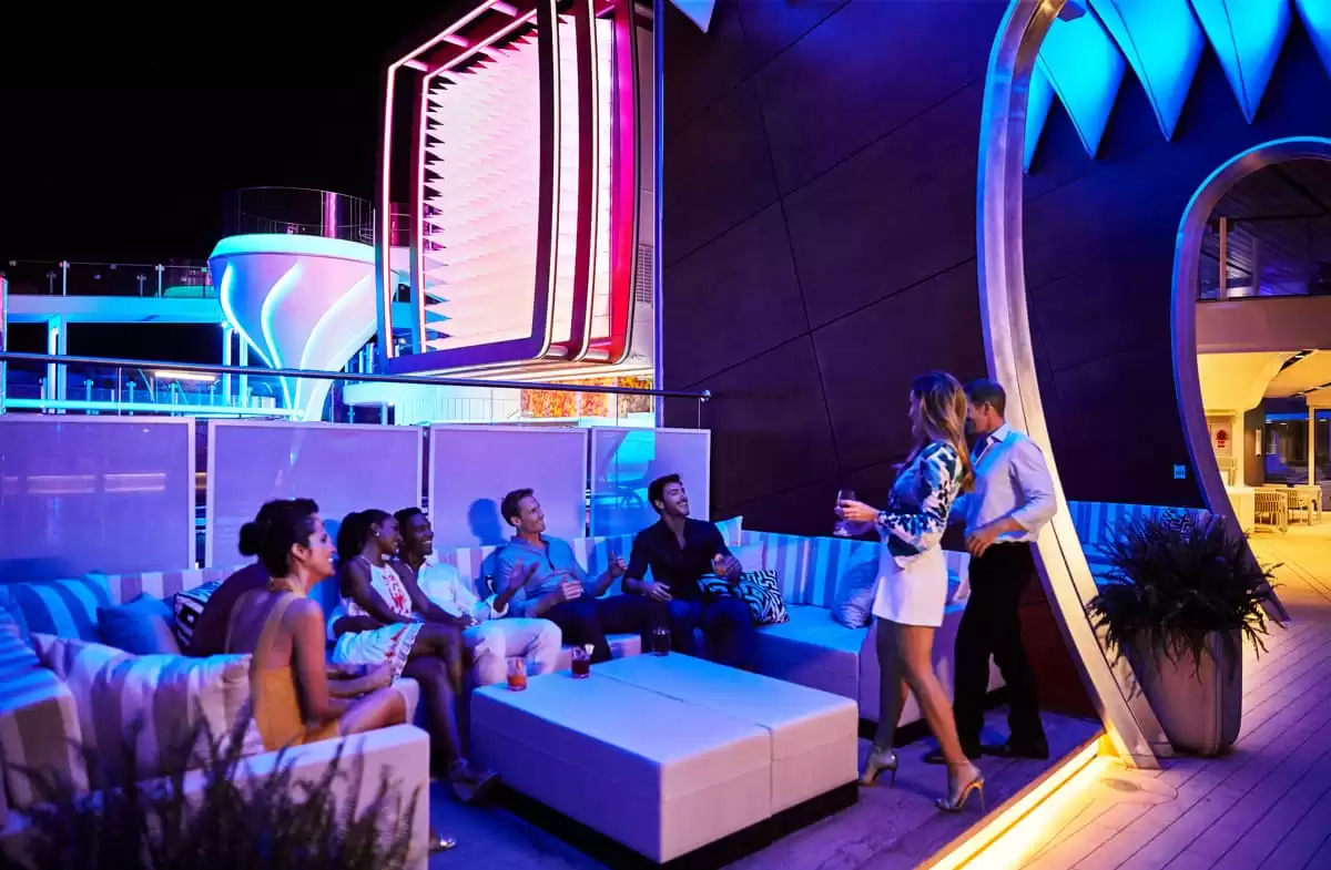 el  :  cabine 8