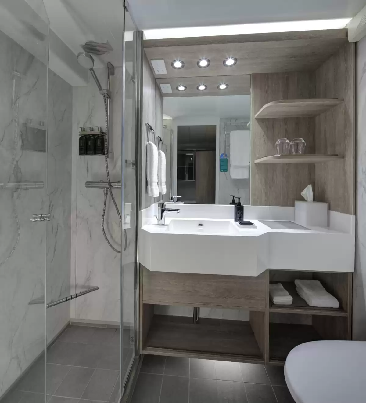 el Celebrity Millennium :   25