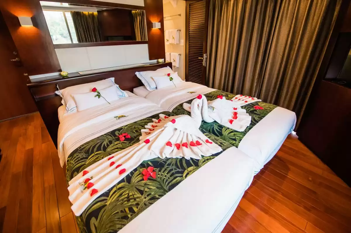 el Rv Indochine II :   3