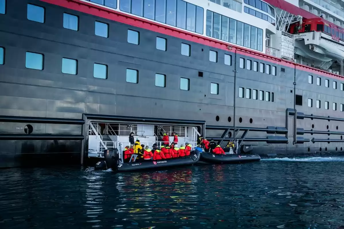 MS Roald Amundsen
