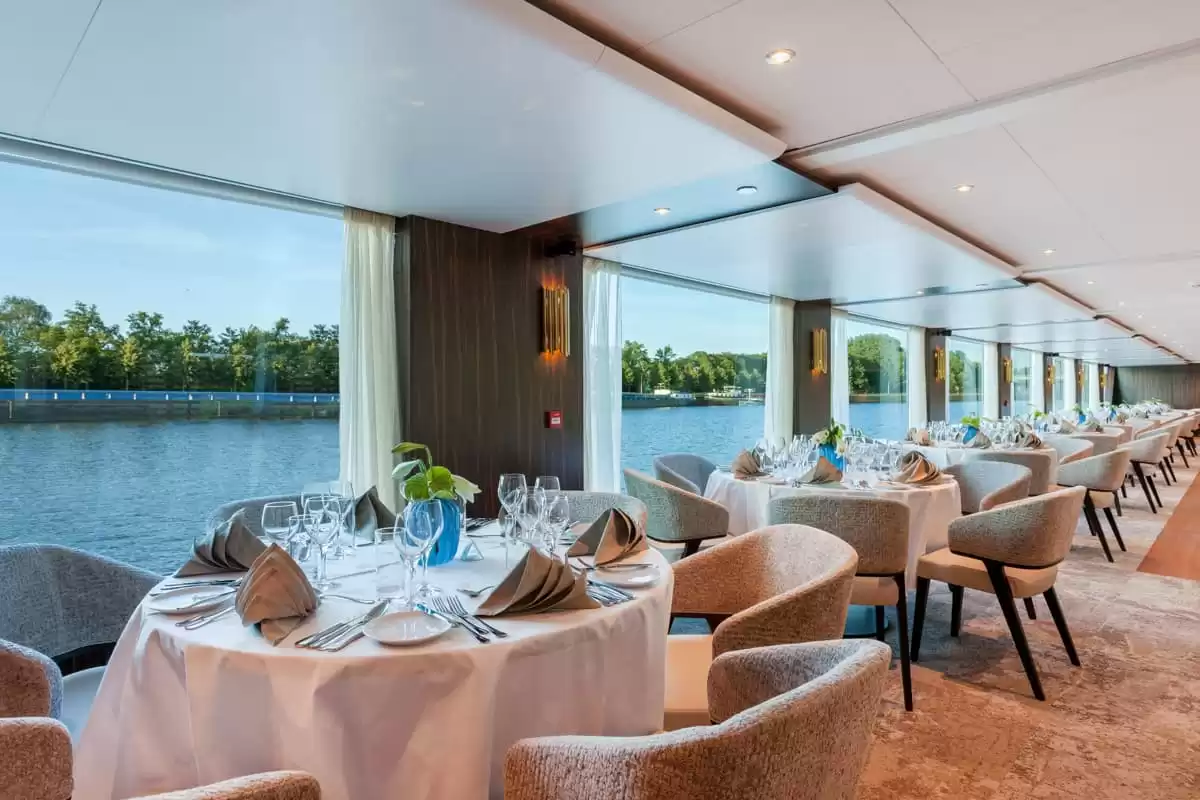 el Amadeus Imperial :  cabine 8