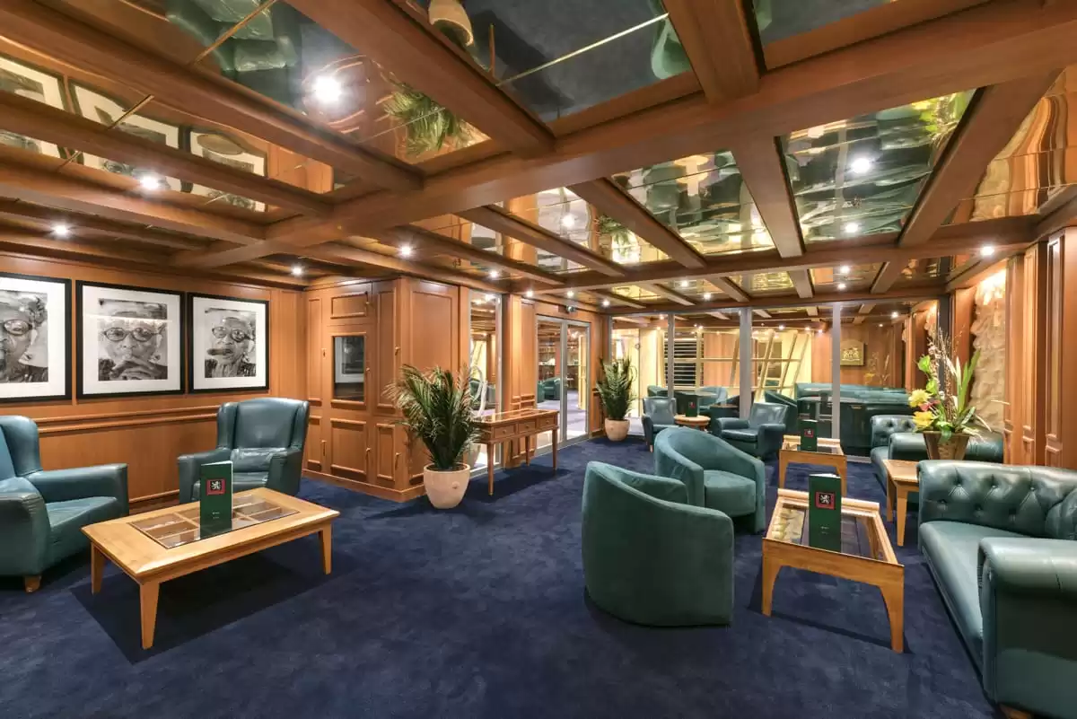 el  :  cabine 8