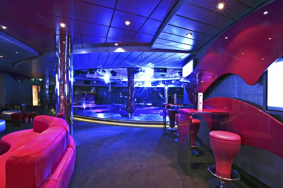 el  :  cabine 32