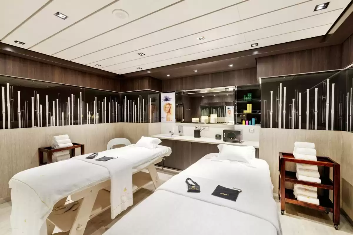 el  :  cabine 33