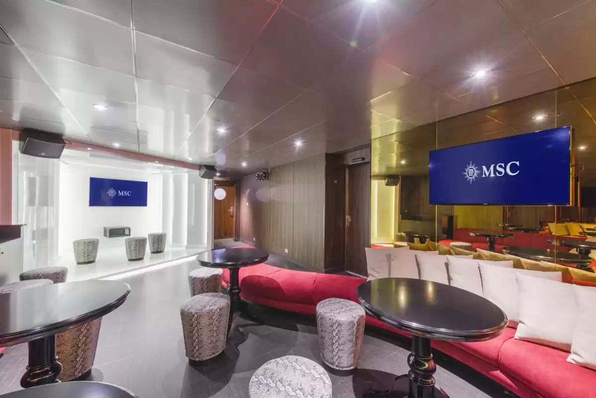 el  :  cabine 53