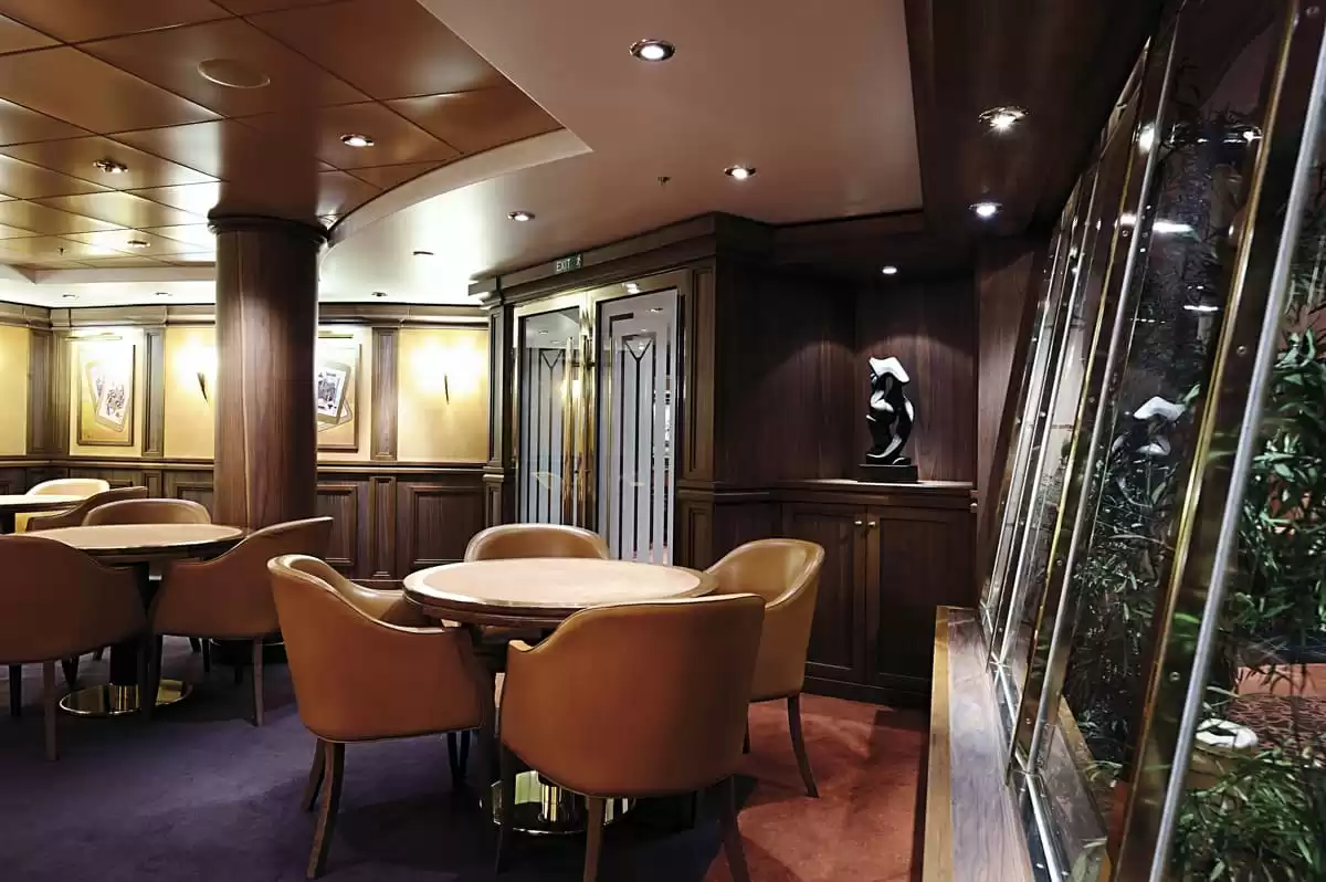 el  :  cabine 82
