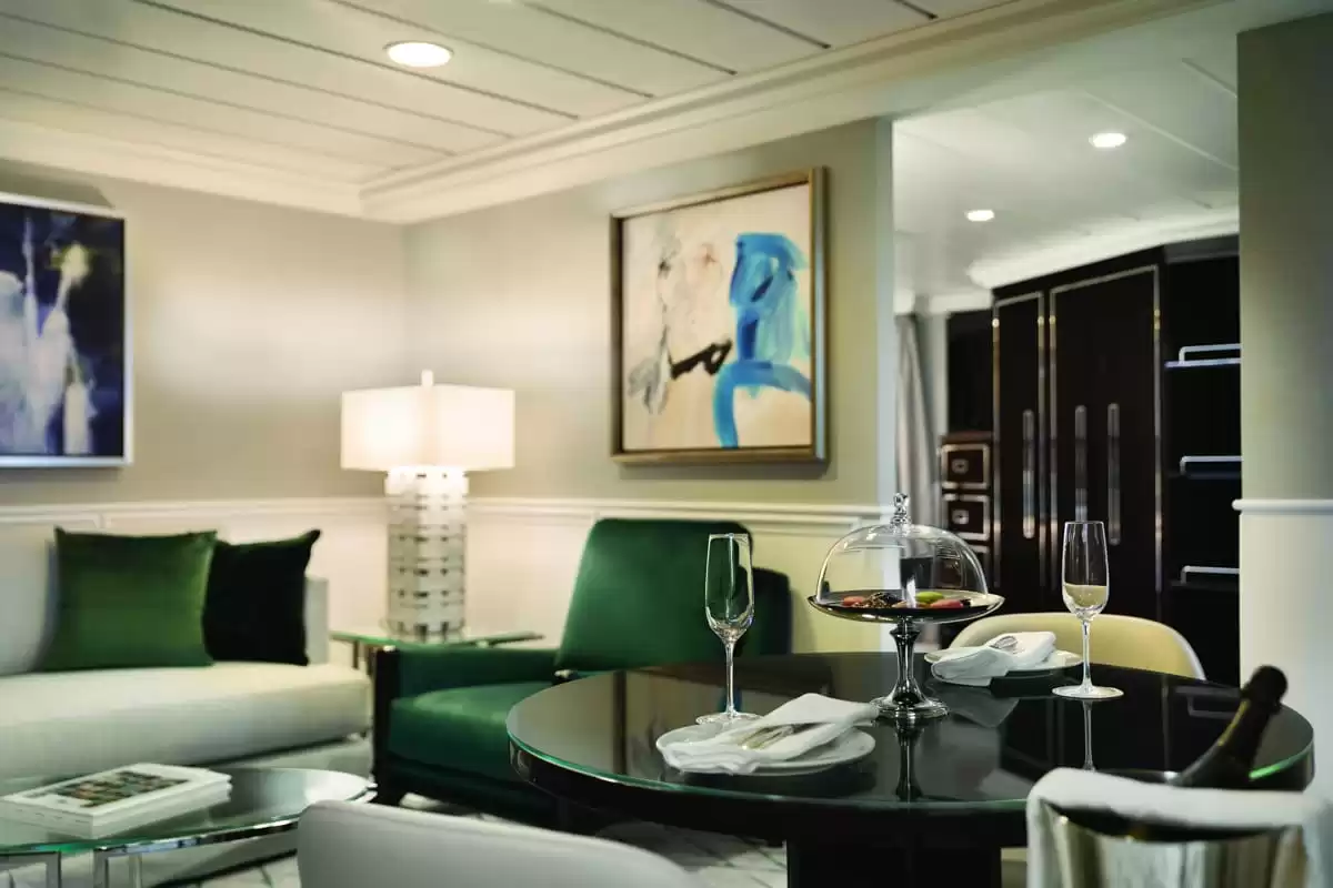 el Oceania Sirena :   1