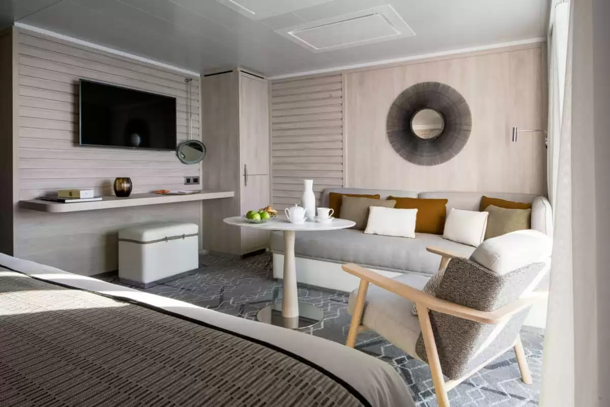 el Le Bougainville :   7