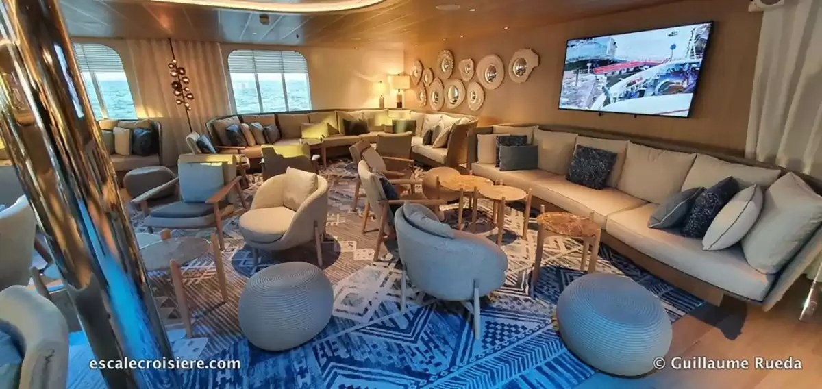 el  :  cabine 47