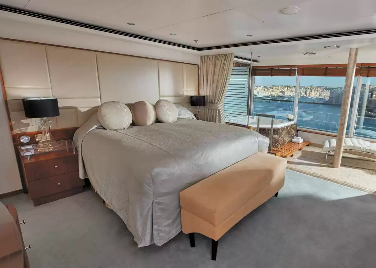 el Seven Seas Voyager :   7