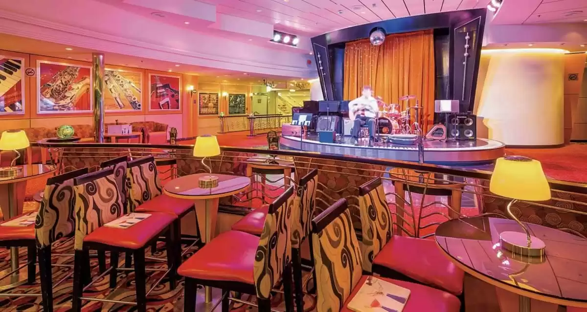 el  :  cabine 44