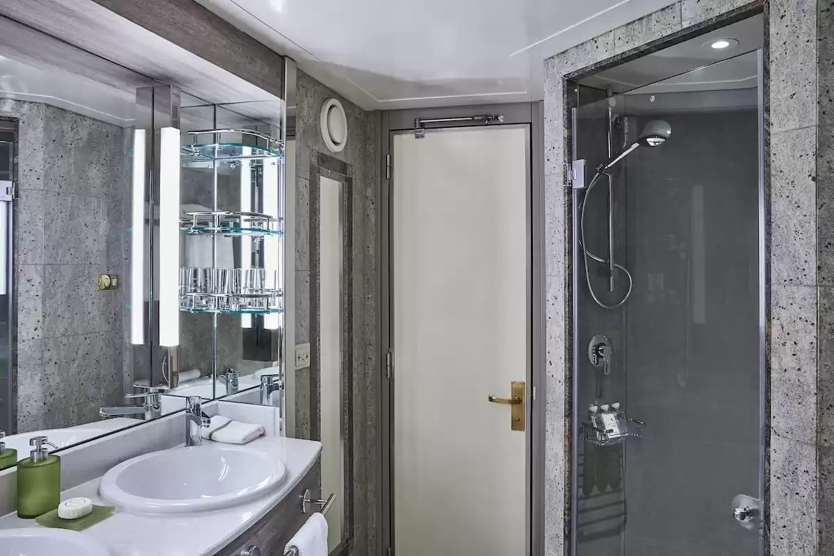 el Silver shadow :   13