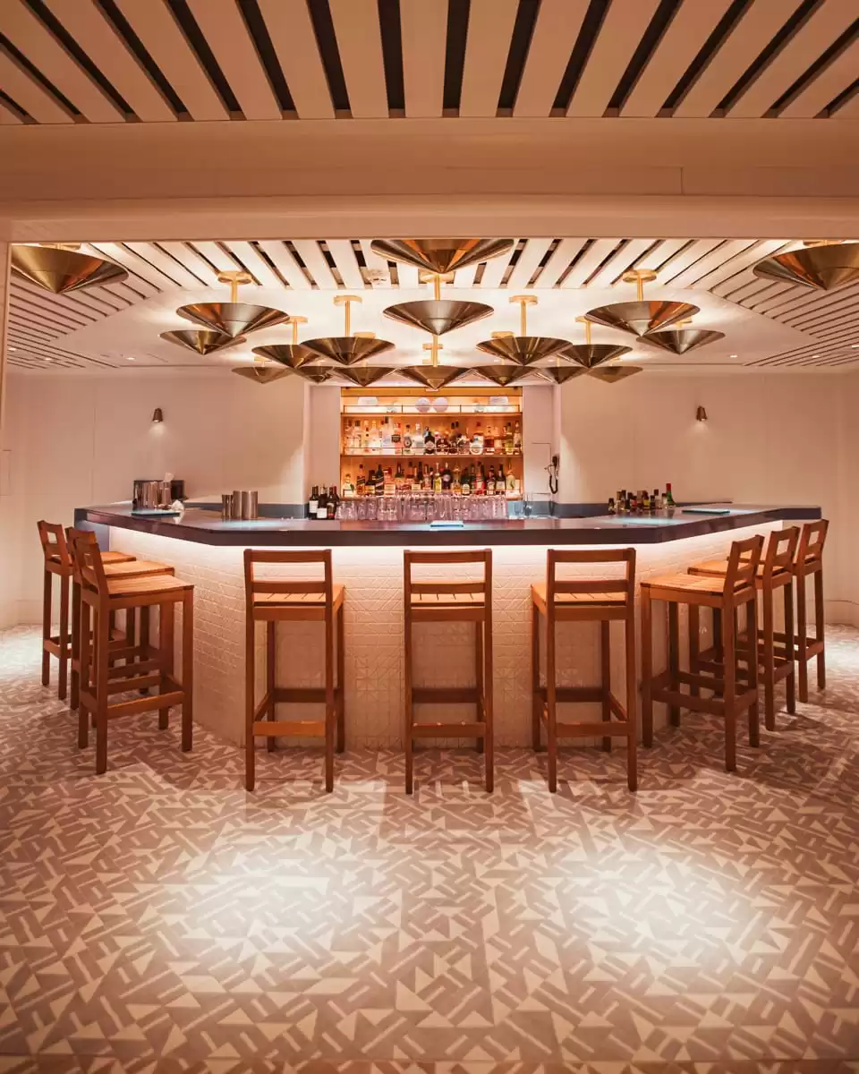 el  :  cabine 33