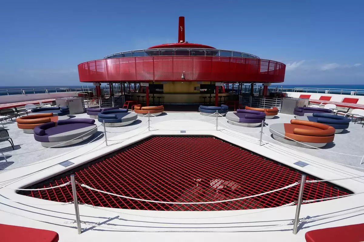 el  :  cabine 179