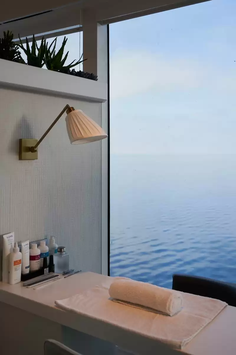 el  :  cabine 222