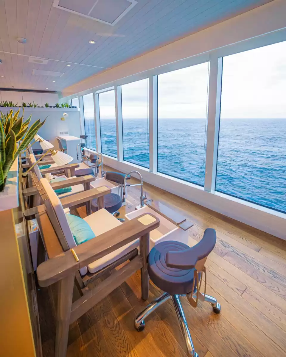 el  :  cabine 229