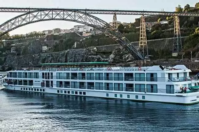 MS Miguel Torga