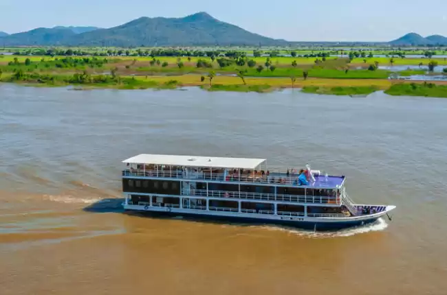 el RV Toum Tiou II :   