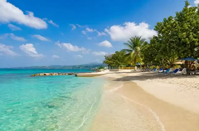 Doctor's Cave Beach