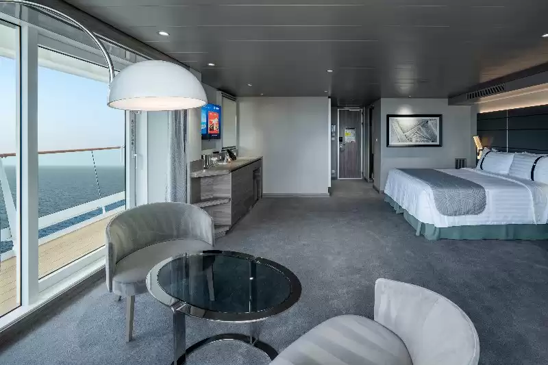 Suite interior Yacht Club