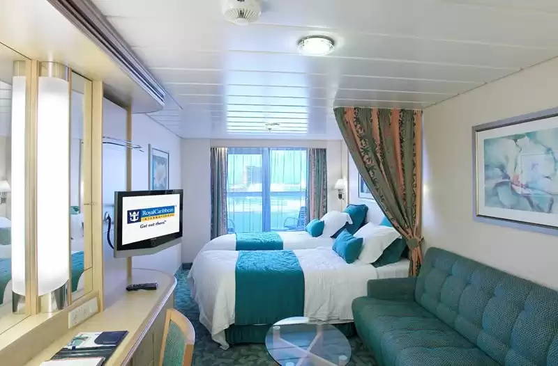 Cabina con vista al mar y balcón